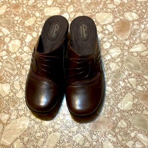 Clarks Bendables, brown leather sandals size 8M